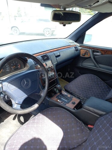 Mercedes E 220 1996, 400,000 km - 2.2 l - Bakı
