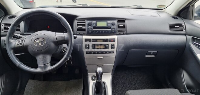 Toyota Corolla 2004, 248,000 km - 1.4 l - Bakı