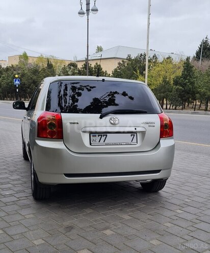 Toyota Corolla 2004, 248,000 km - 1.4 l - Bakı
