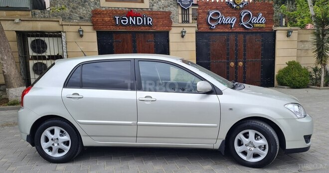 Toyota Corolla 2004, 248,000 km - 1.4 l - Bakı