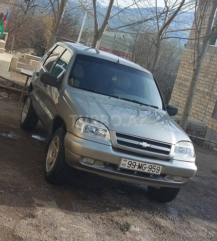 Chevrolet Niva 2006, 215,000 km - 1.7 л - Lerik