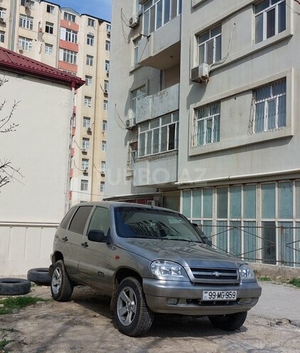Chevrolet Niva 2006, 215,000 km - 1.7 л - Lerik