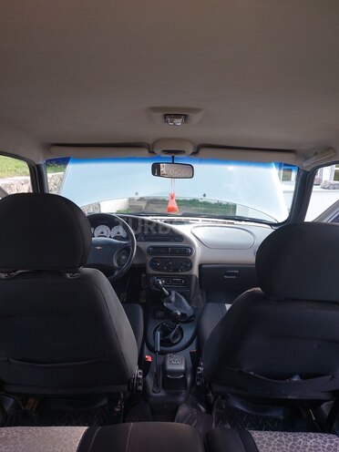 Chevrolet Niva 2006, 215,000 km - 1.7 л - Lerik