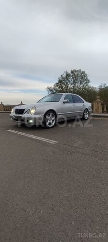 Mercedes E 270 1999, 390,000 km - 2.7 l - Qazax