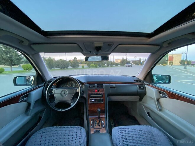 Mercedes E 240 1999, 265,000 km - 2.4 l - Bakı