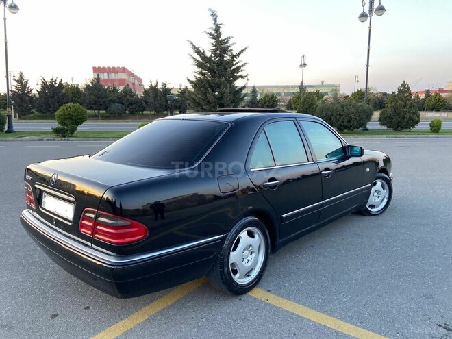 Mercedes E 240 1999, 265,000 km - 2.4 l - Bakı