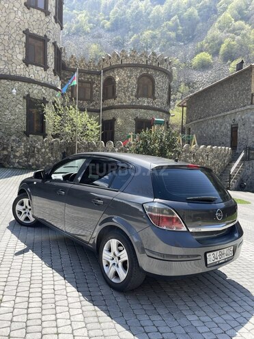 Opel Astra 2010, 125,000 km - 1.4 л - Qax