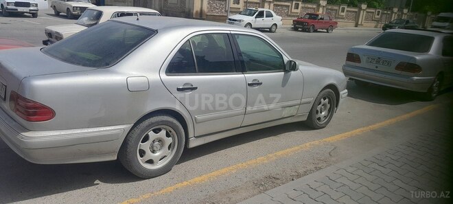 Mercedes E 250 1999, 450,000 km - 2.5 l - Bakı