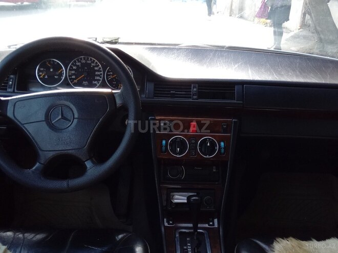 Mercedes E 220 1995, 624,245 km - 2.2 l - Bakı