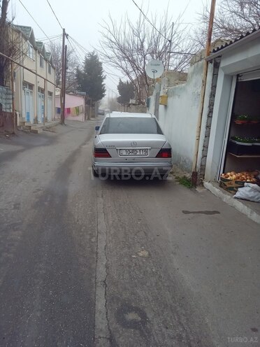 Mercedes E 220 1995, 624,245 km - 2.2 l - Bakı