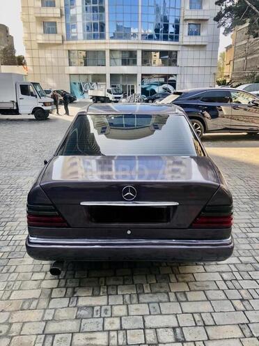Mercedes E 220 1995, 350,000 km - 2.0 l - Bakı