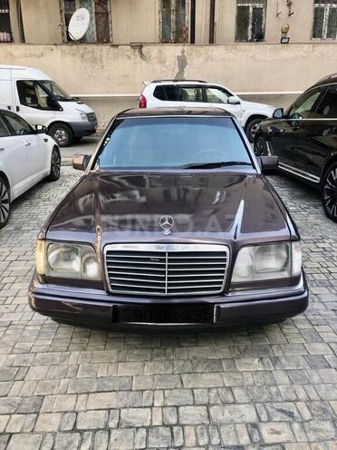 Mercedes E 220 1995, 350,000 km - 2.0 l - Bakı