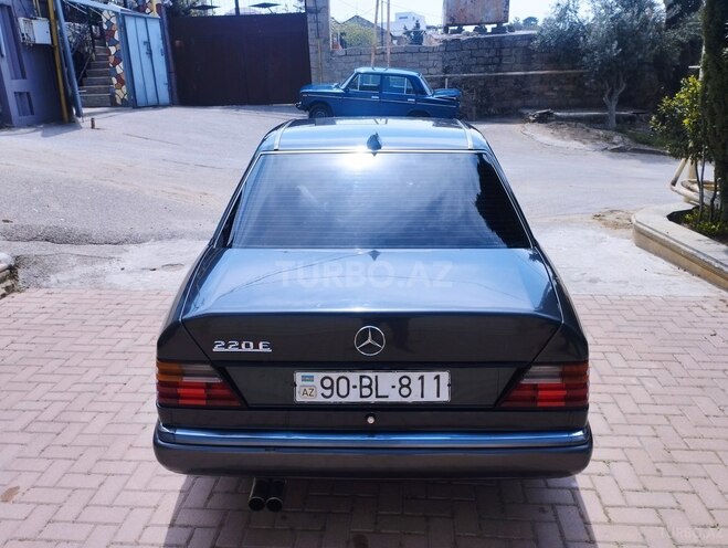 Mercedes E 220 1992, 498,234 km - 2.2 л - Bakı