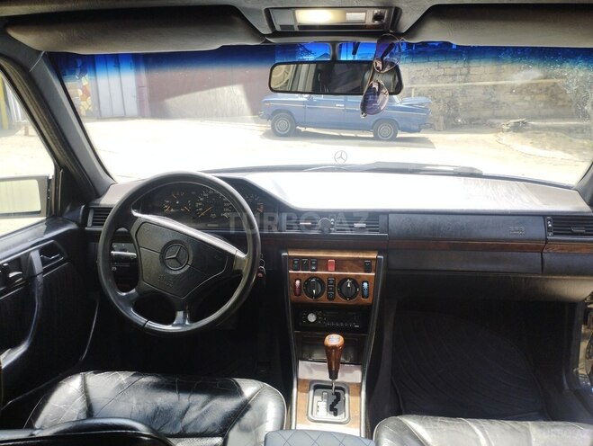 Mercedes E 220 1992, 498,234 km - 2.2 л - Bakı