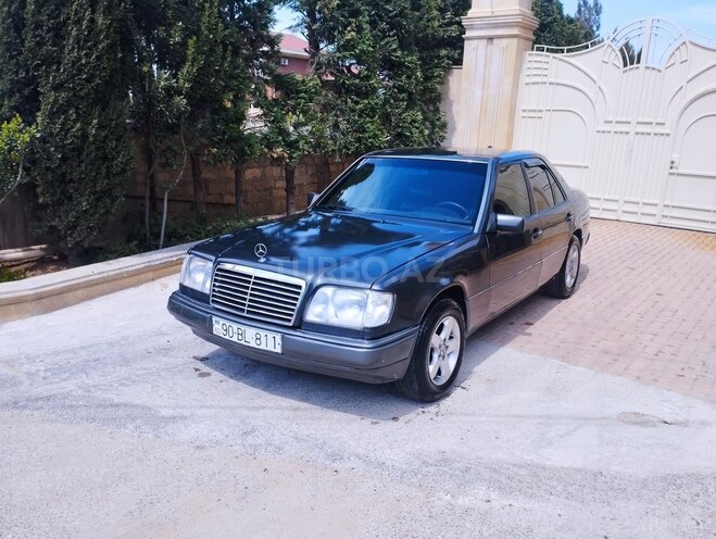Mercedes E 220 1992, 498,234 km - 2.2 л - Bakı