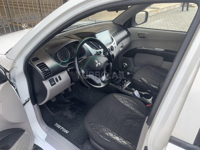 Mitsubishi L200 2015, 190,000 km - 2.5 l - Bakı