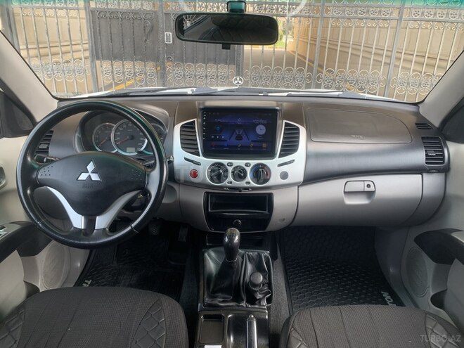 Mitsubishi L200 2015, 190,000 km - 2.5 l - Bakı