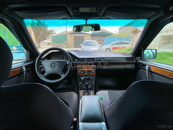Mercedes E 220 1993, 344,300 km - 2.2 l - Bakı