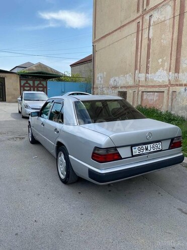 Mercedes E 220 1993, 344,300 km - 2.2 l - Bakı