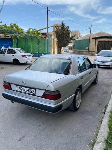 Mercedes E 220 1993, 344,300 km - 2.2 l - Bakı