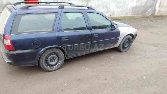 Opel Vectra 1998, 446,520 km - 1.6 l - Qazax