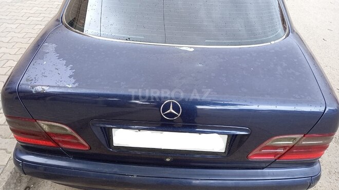 Mercedes E 220 1999, 324,000 km - 2.2 l - Bakı