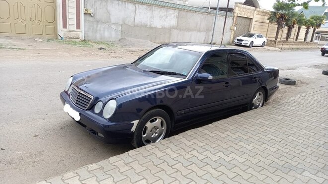 Mercedes E 220 1999, 324,000 km - 2.2 l - Bakı