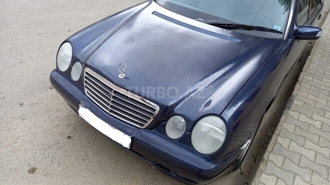 Mercedes E 220 1999, 324,000 km - 2.2 l - Bakı