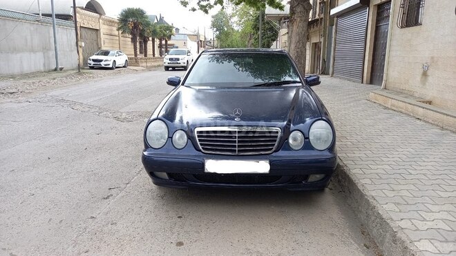 Mercedes E 220 1999, 324,000 km - 2.2 l - Bakı