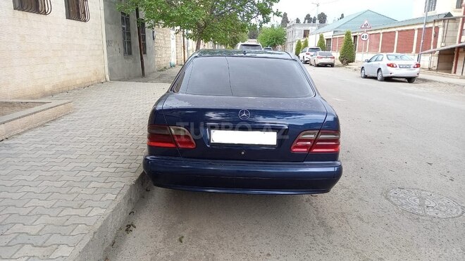 Mercedes E 220 1999, 324,000 km - 2.2 l - Bakı