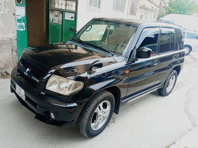 Mitsubishi Pajero io 2002, 200,000 km - 2.0 л - Bakı