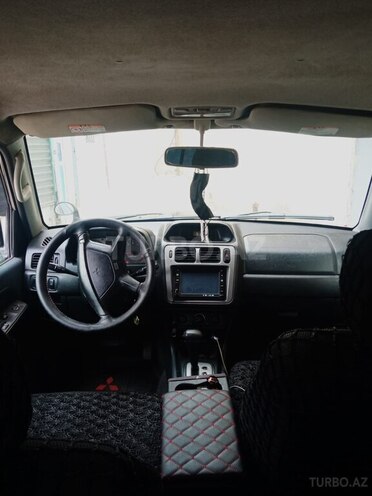 Mitsubishi Pajero io 2002, 200,000 km - 2.0 л - Bakı