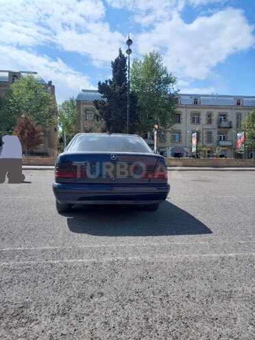 Mercedes E 220 1998, 350,000 km - 2.2 l - Bakı