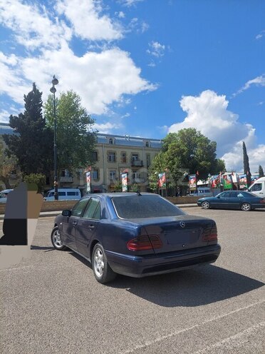 Mercedes E 220 1998, 350,000 km - 2.2 l - Bakı
