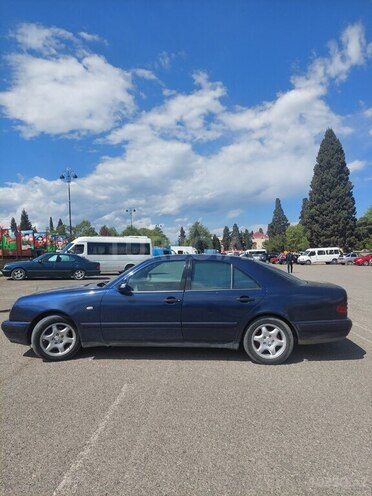 Mercedes E 220 1998, 350,000 km - 2.2 l - Bakı