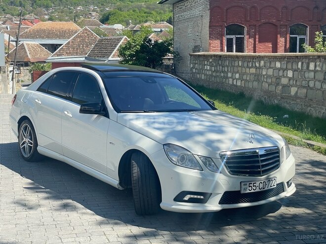 Mercedes E 200 2011, 210,000 km - 1.8 л - Şəki