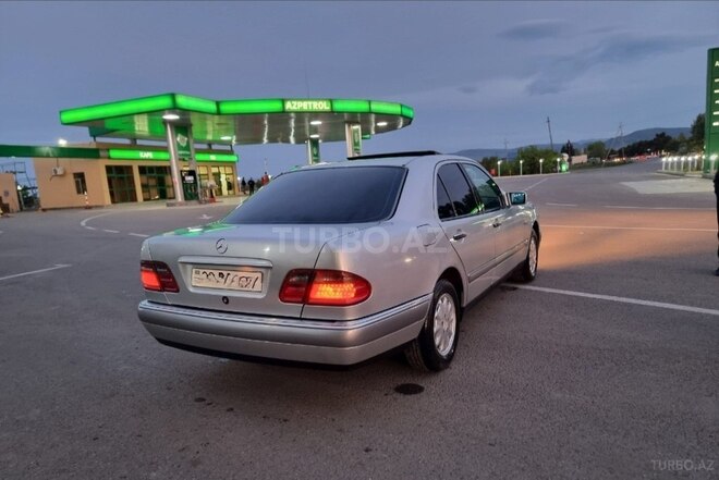 Mercedes E 230 1996, 430,552 km - 2.3 l - Tovuz