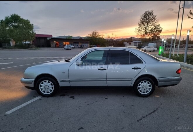 Mercedes E 230 1996, 430,552 km - 2.3 l - Tovuz