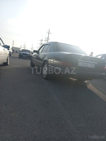 Mercedes E 300 1994, 327,000 km - 3.0 l - Sumqayıt