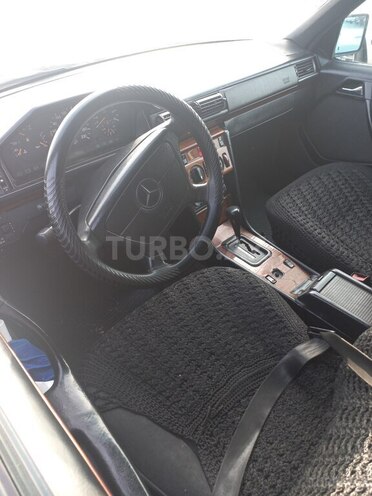 Mercedes E 300 1994, 327,000 km - 3.0 l - Sumqayıt
