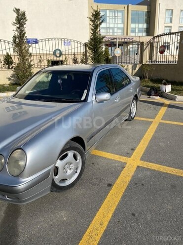 Mercedes E 220 2000, 320,000 km - 2.2 l - Bakı