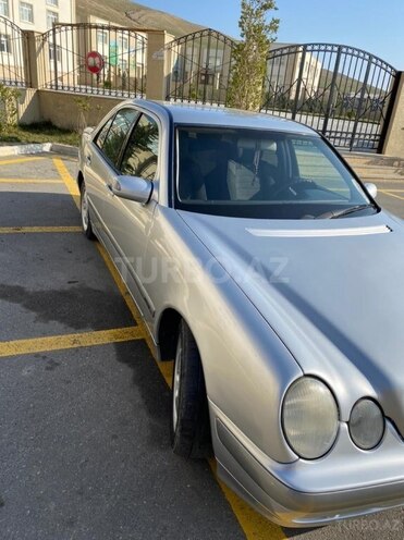 Mercedes E 220 2000, 320,000 km - 2.2 l - Bakı