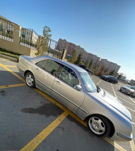 Mercedes E 220 2000, 320,000 km - 2.2 l - Bakı
