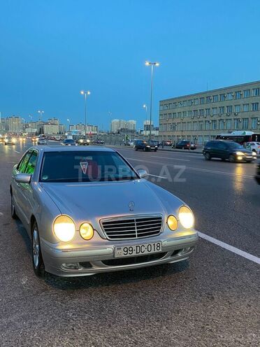 Mercedes E 240 2001, 270,000 km - 2.4 л - Bakı