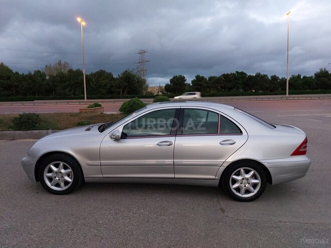 Mercedes C 240 2001, 240,000 km - 2.6 л - Bakı