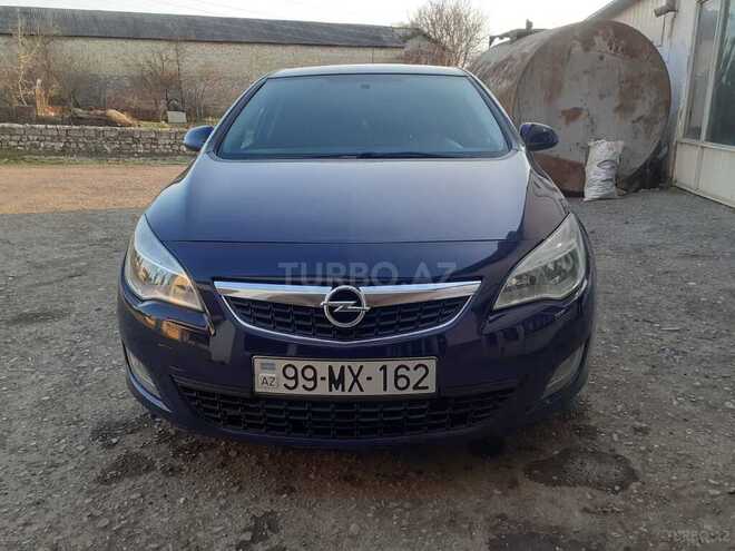 Opel Astra 2010, 104,000 km - 1.4 l - Bakı