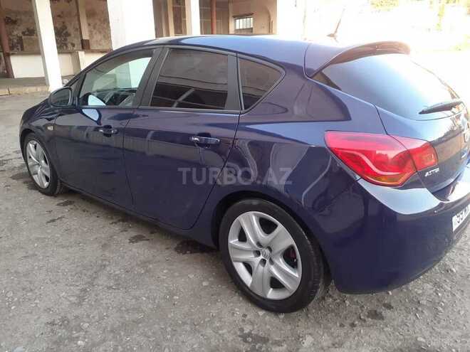 Opel Astra 2010, 104,000 km - 1.4 l - Bakı
