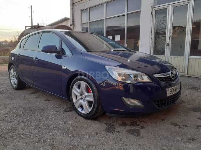 Opel Astra 2010, 104,000 km - 1.4 l - Bakı