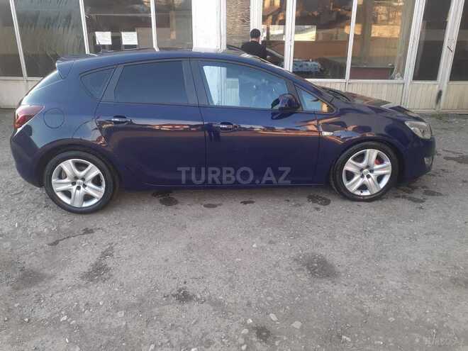 Opel Astra 2010, 104,000 km - 1.4 l - Bakı