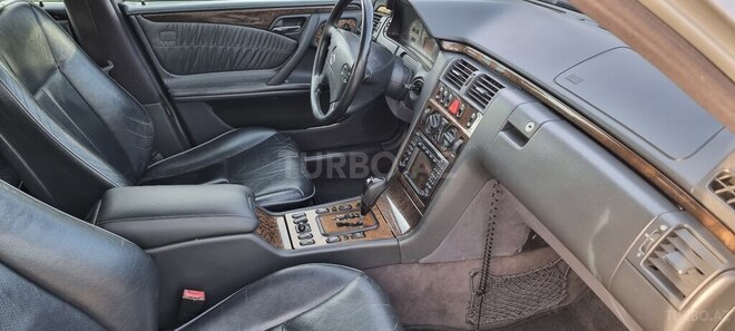 Mercedes E 320 2000, 341,000 km - 3.2 l - Bakı